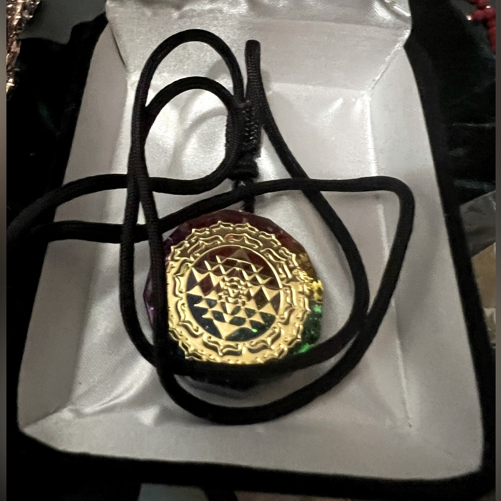 Sri Lanka Gold Emblem Pendant